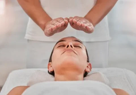 relax-health-and-reiki-woman-photo-221215769_iconl_nowm